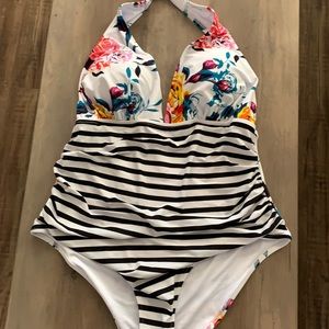 Cupshe bathing suit NWT